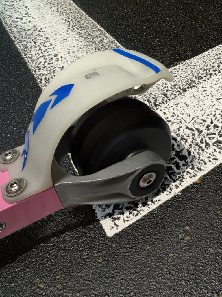 FF Rollerskis bakhjul med avansert bremsesystem og 360-graders demping for økt stabilitet og kontroll