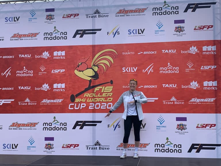 FF Rollerskis i Madonna FIS World Cup pernille engebretsen viser frem FF.