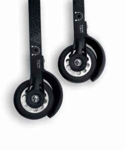 To svarte rulleski hjul fra FF Rollerskis med Flow link system og verktøymarkering for enkel justering.